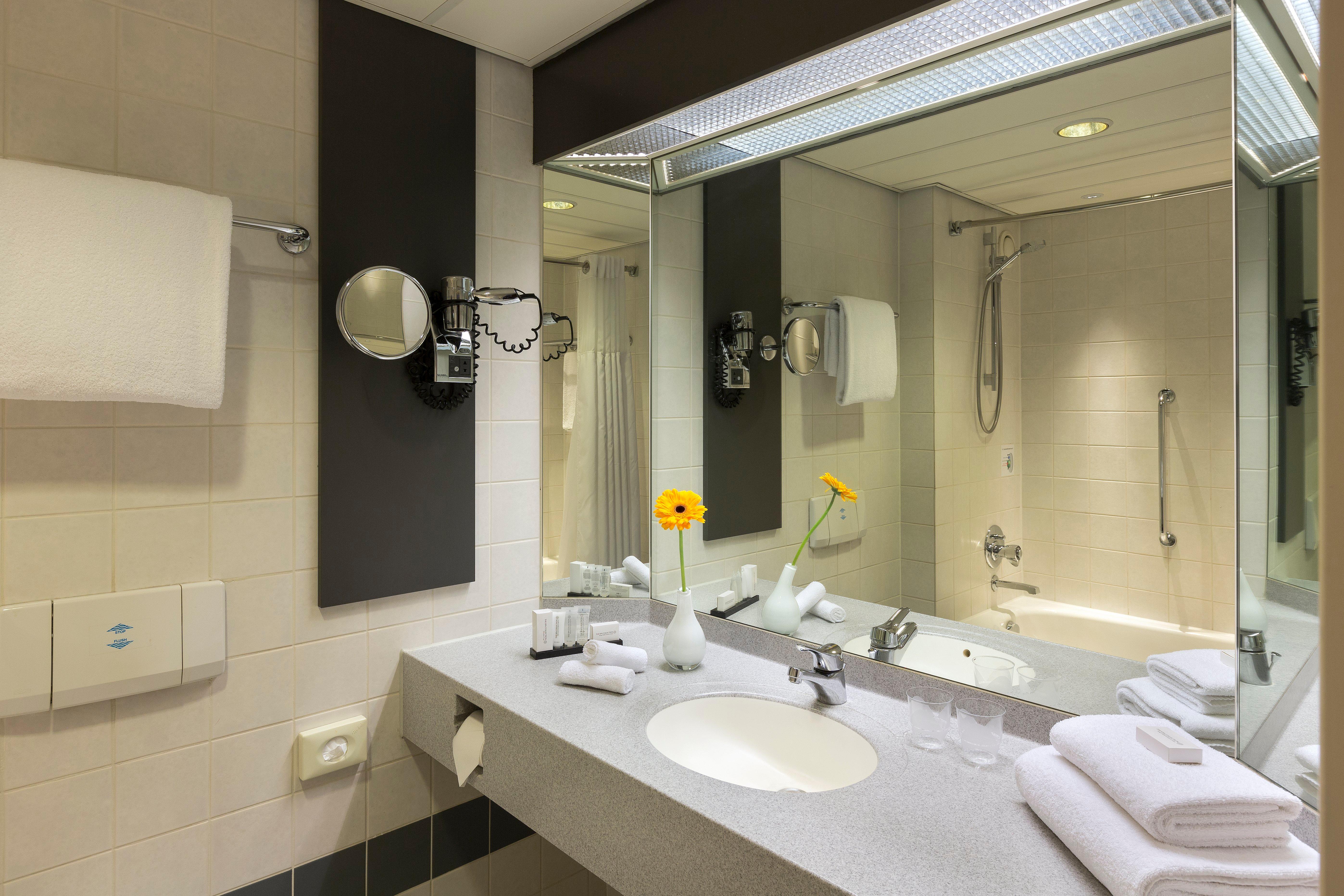 Crowne Plaza Amsterdam Airport Hotel Hoofddorp Bagian luar foto