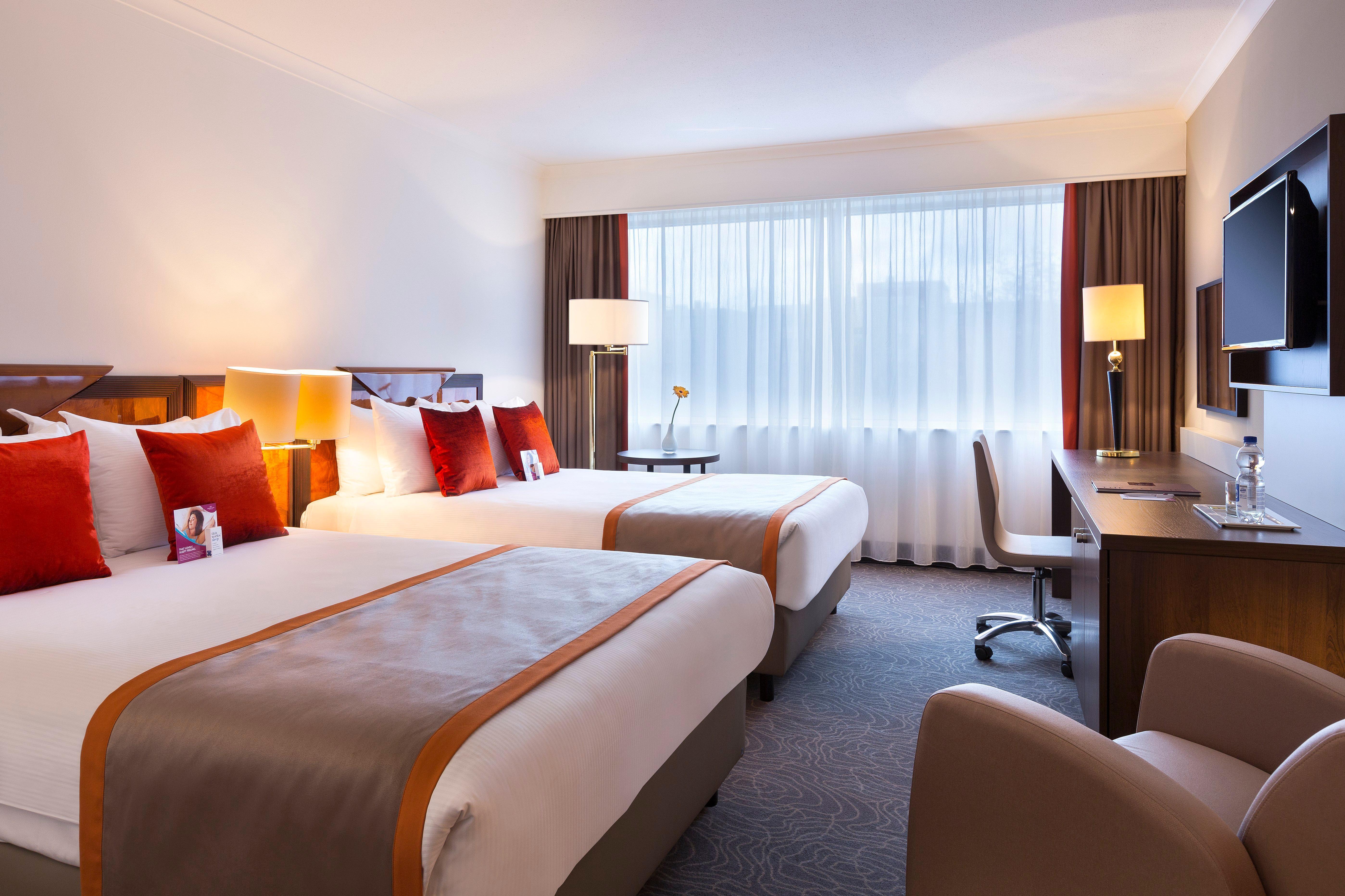 Crowne Plaza Amsterdam Airport Hotel Hoofddorp Bagian luar foto