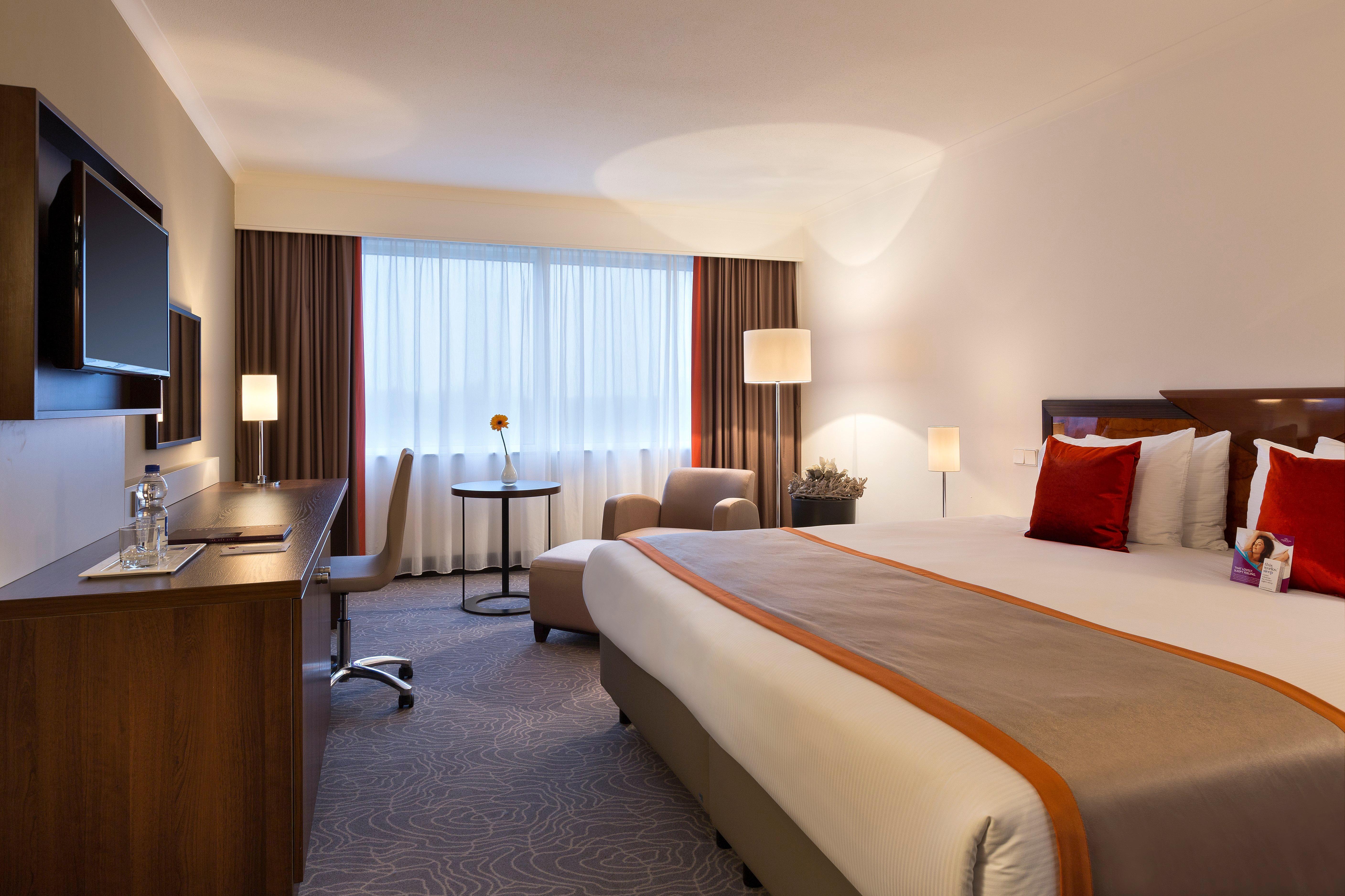 Crowne Plaza Amsterdam Airport Hotel Hoofddorp Bagian luar foto