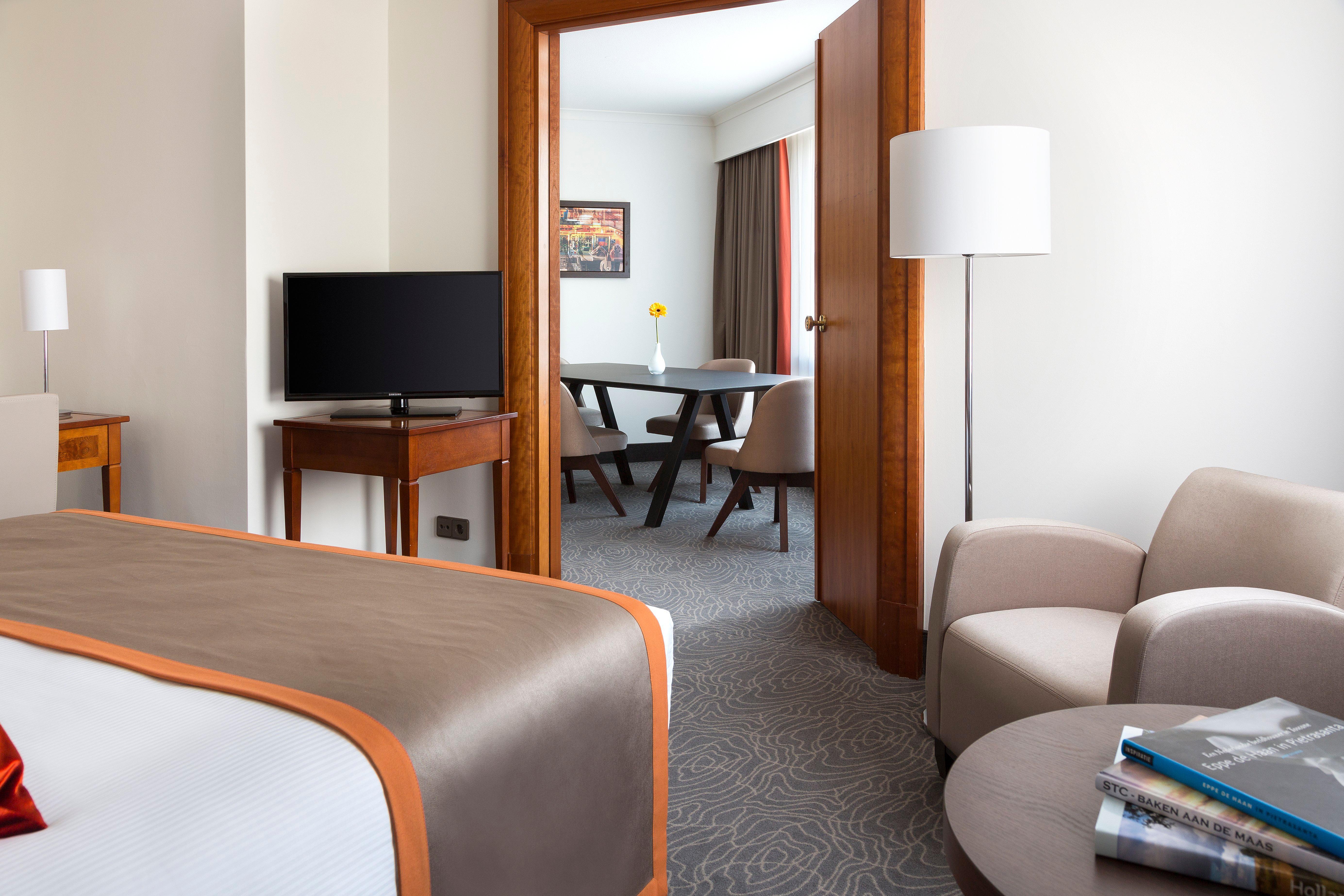 Crowne Plaza Amsterdam Airport Hotel Hoofddorp Bagian luar foto