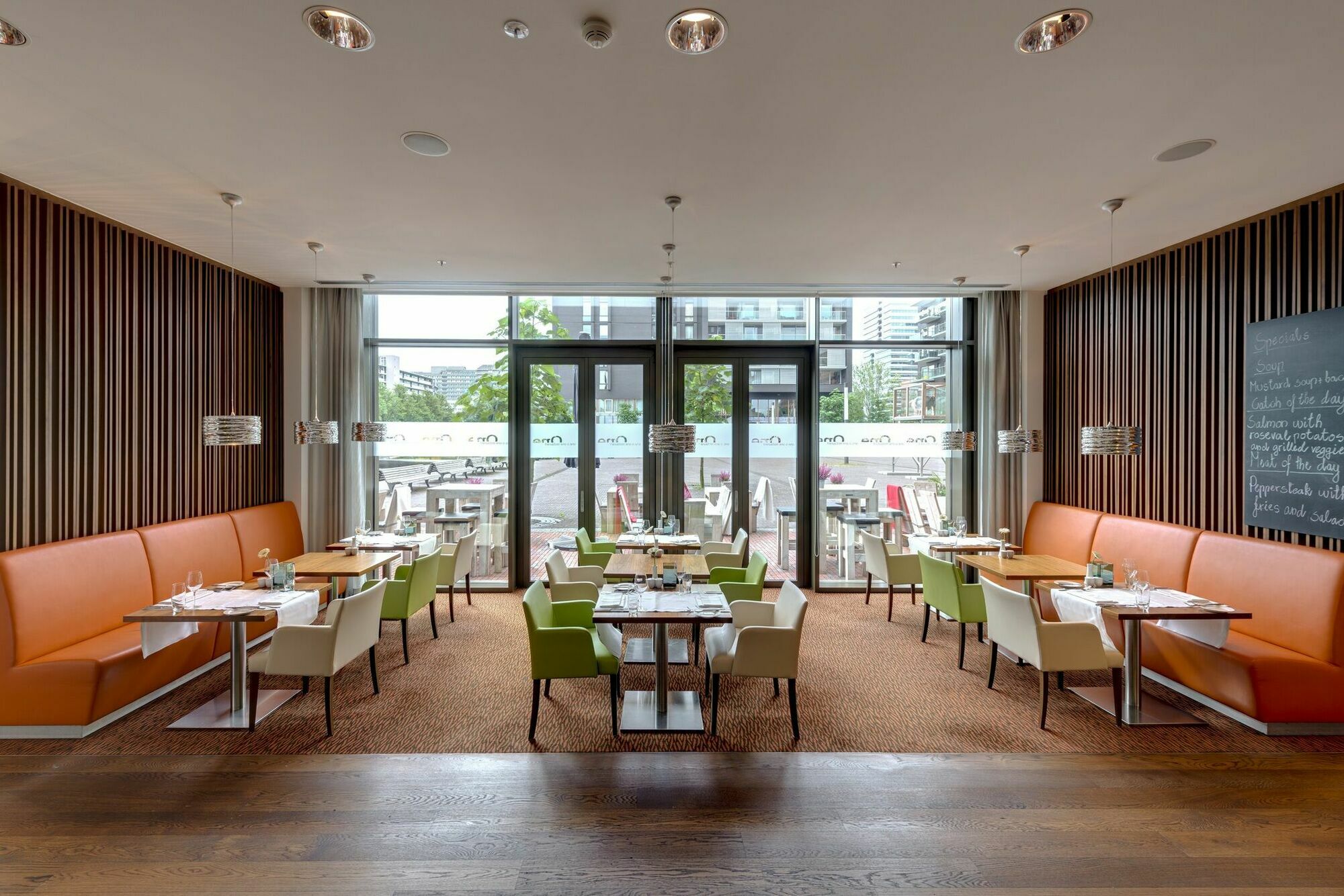 Crowne Plaza Amsterdam Airport Hotel Hoofddorp Bagian luar foto