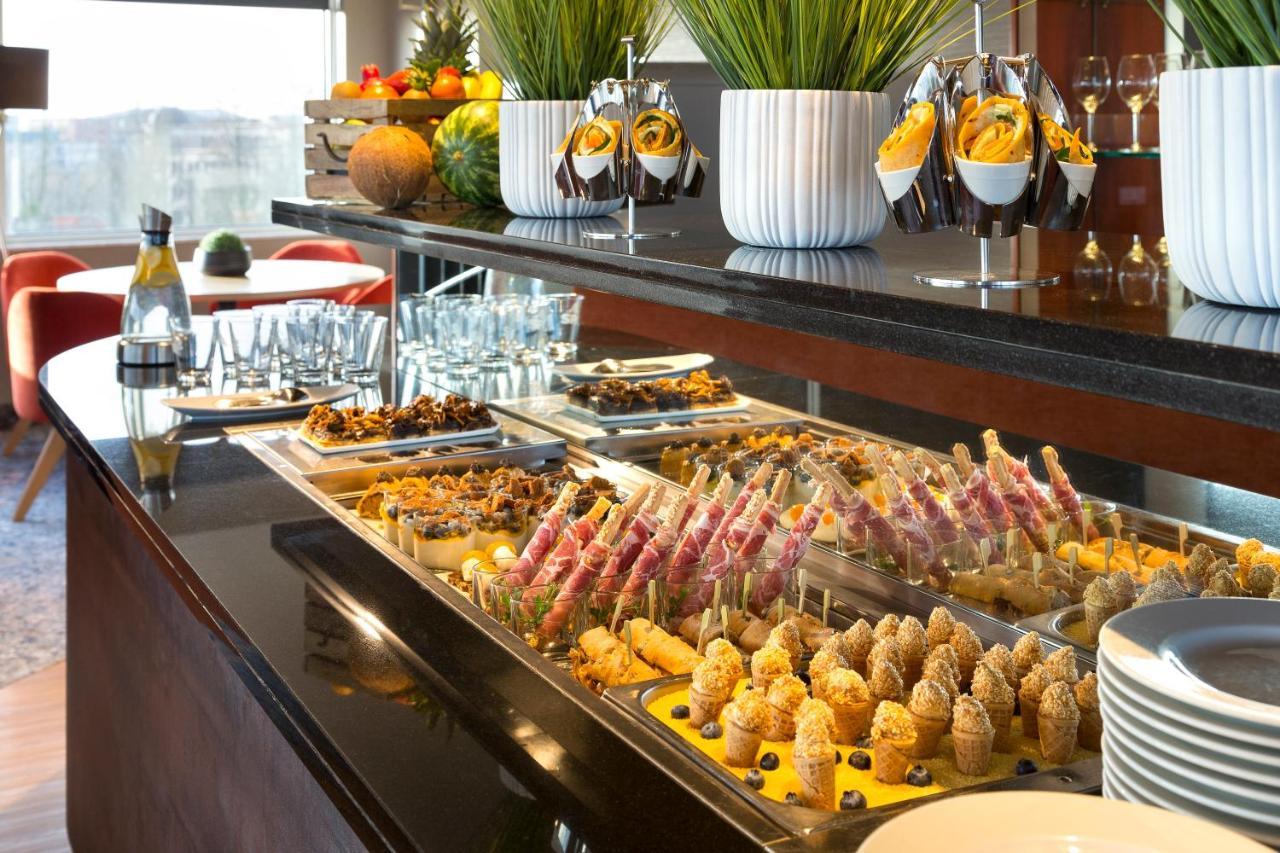 Crowne Plaza Amsterdam Airport Hotel Hoofddorp Bagian luar foto
